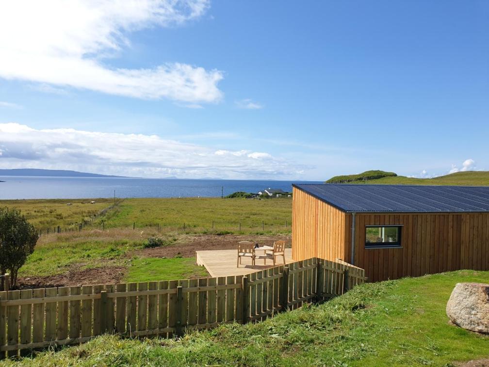 Flora'S Cliff View Villa Kilmuir  Exterior photo