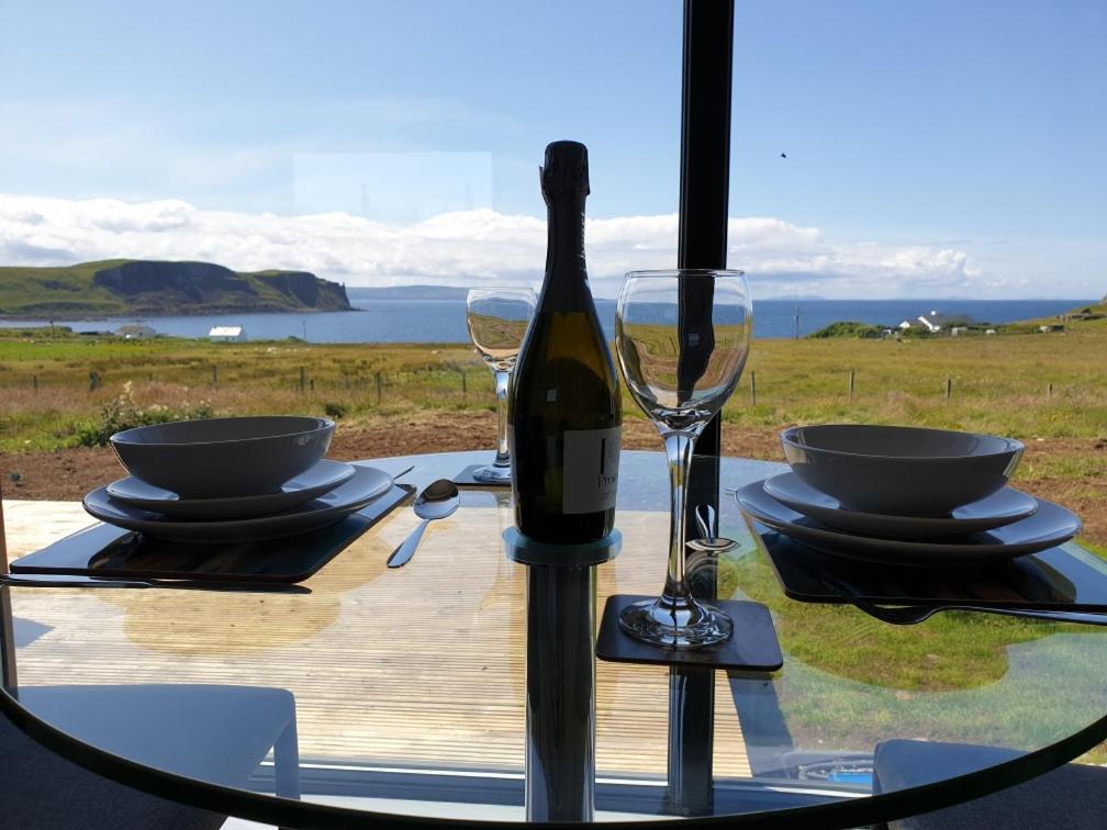 Flora'S Cliff View Villa Kilmuir  Exterior photo